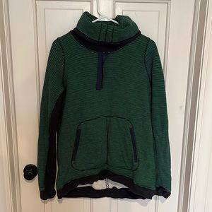 Lululemon Avenue Pullover green/navy thick fleece pullover